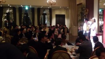 千葉の企業忘年会でマジシャン派遣出張　魔ほうの愛華　マジックショー＆テーブルホッピング