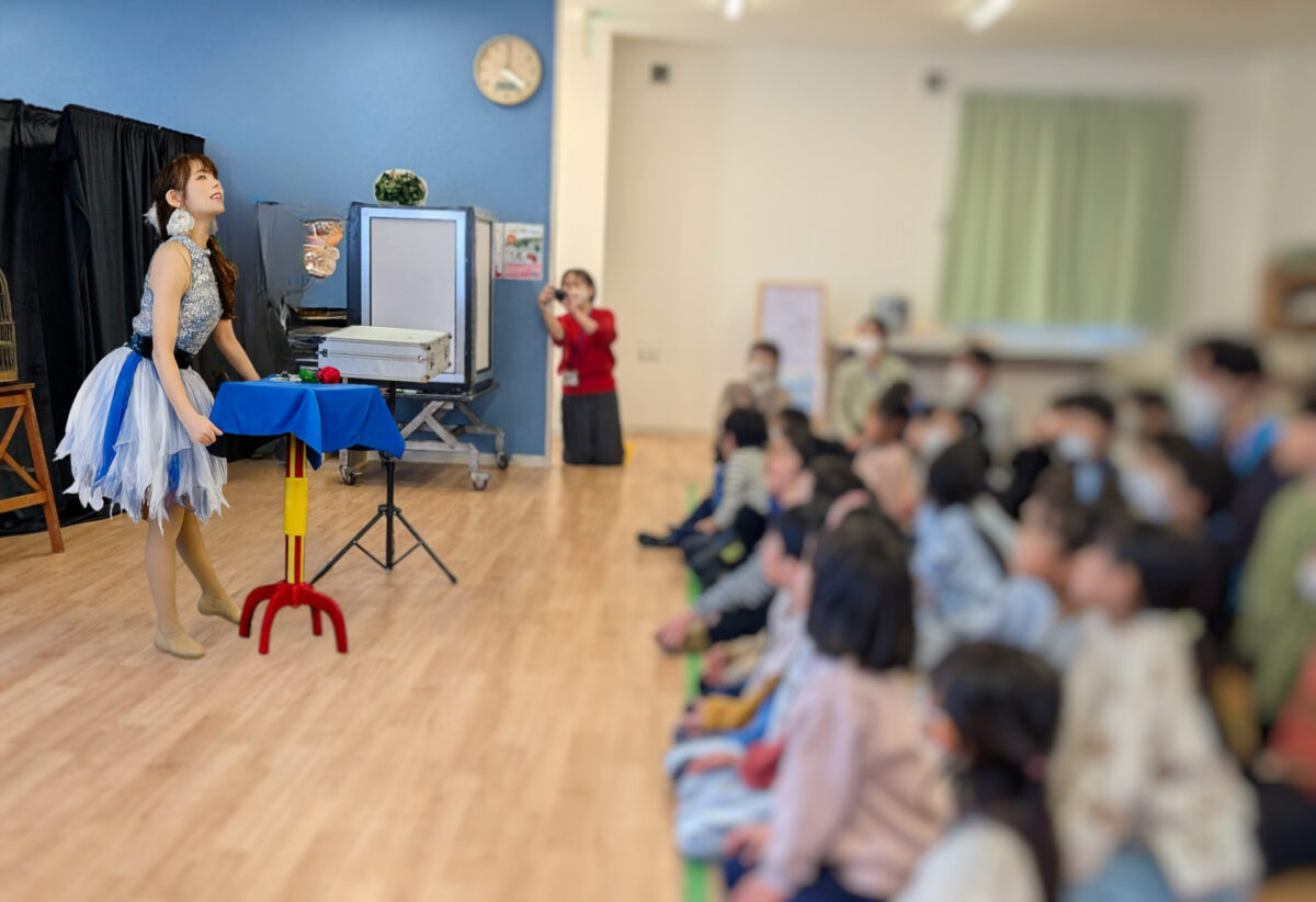 マジシャン出張派遣ミーナ